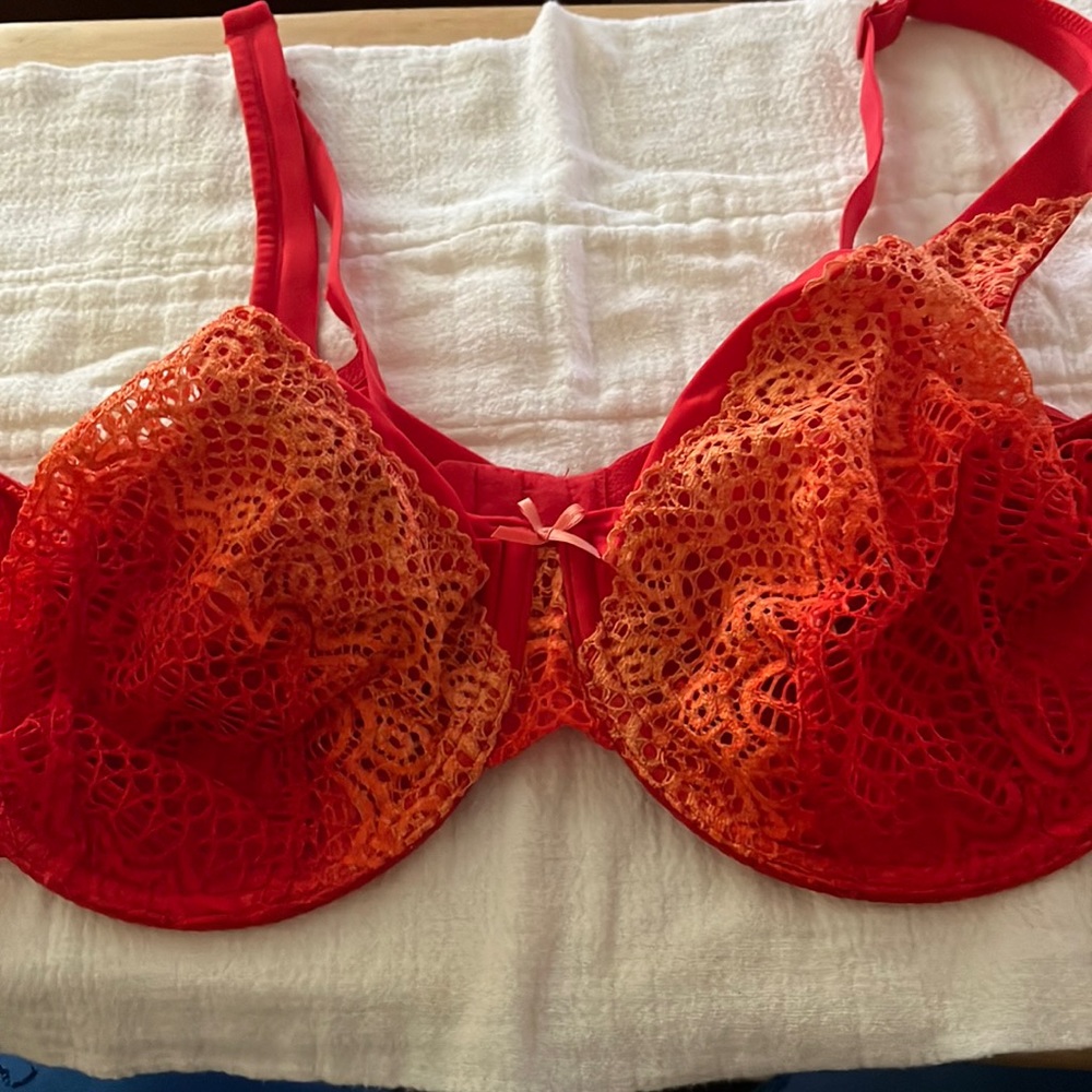 Cacique bra Underwire 44C lined with ombre lace Orange/red